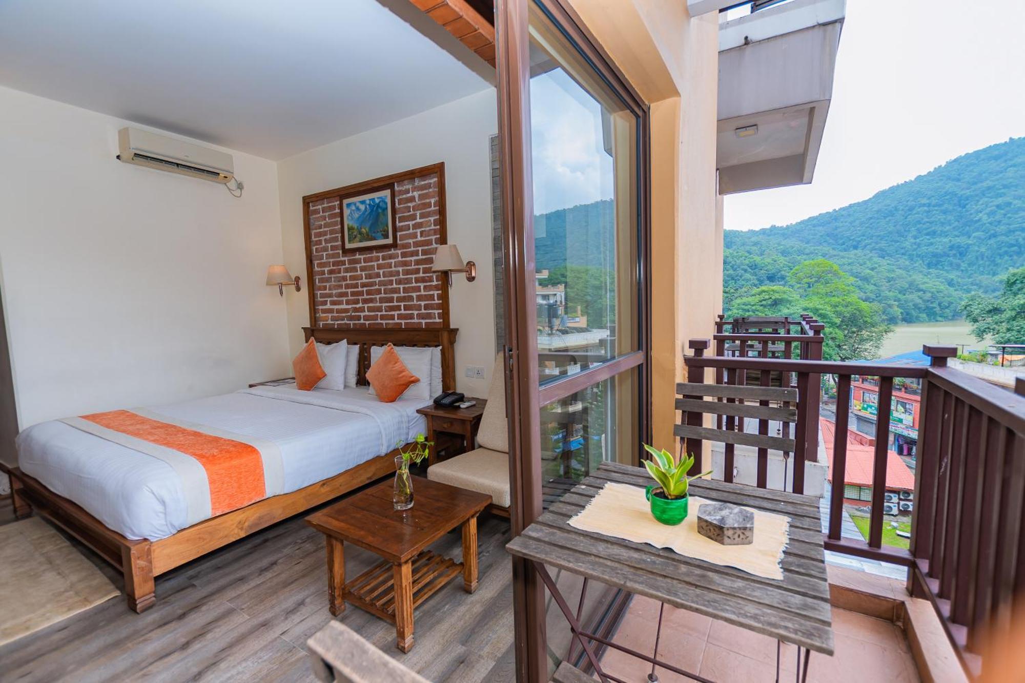 Pokhara Batika Hotel Luaran gambar