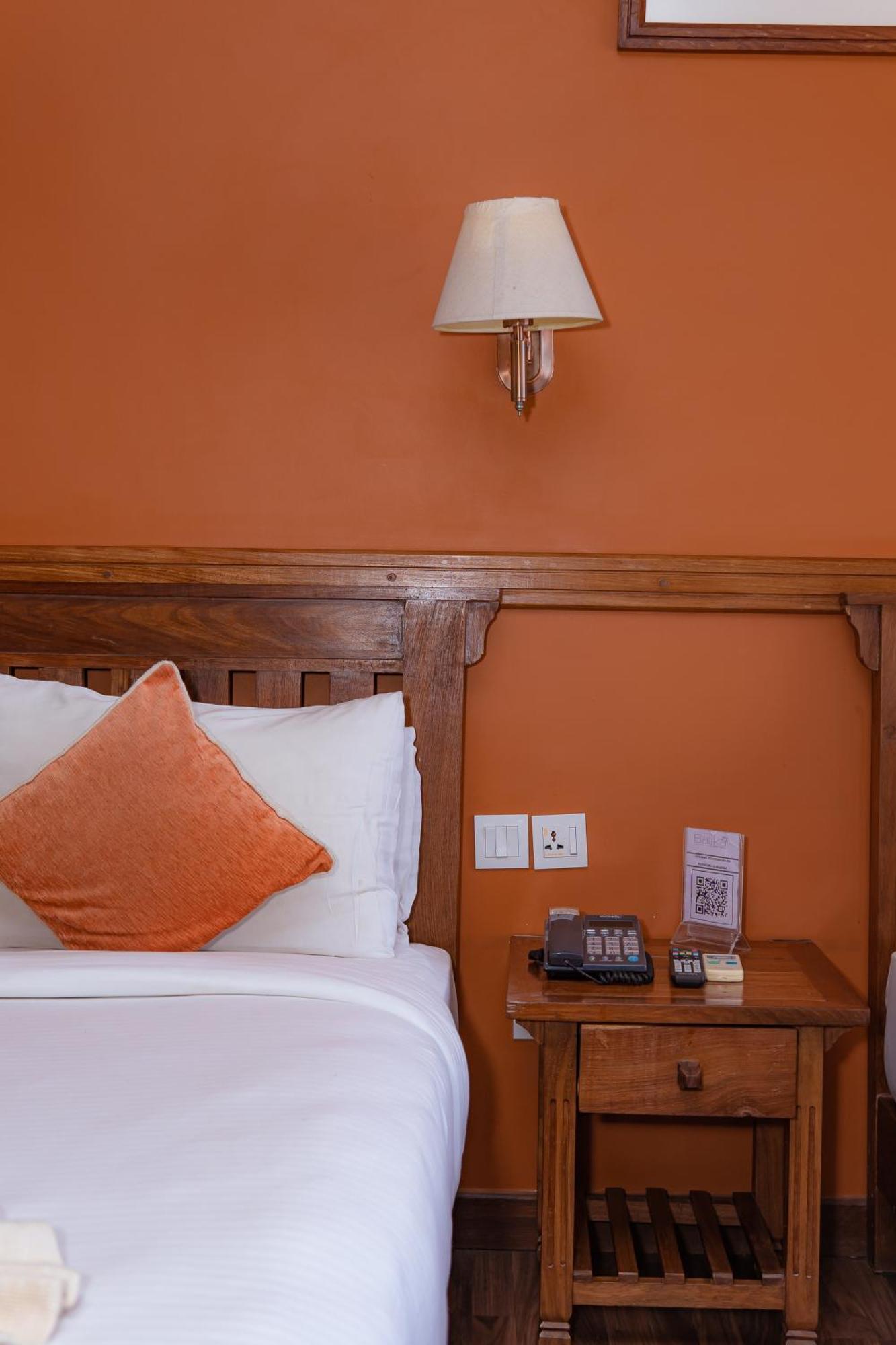 Pokhara Batika Hotel Luaran gambar