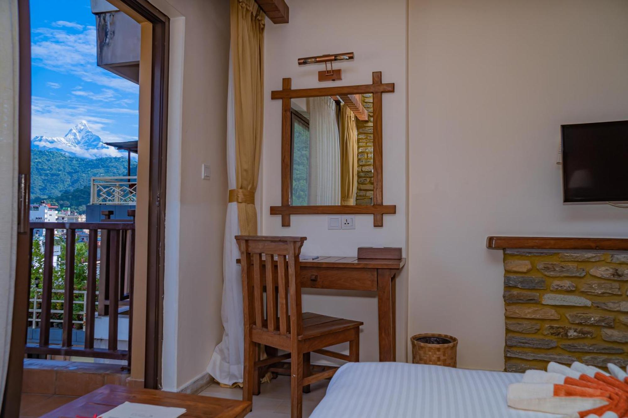 Pokhara Batika Hotel Luaran gambar