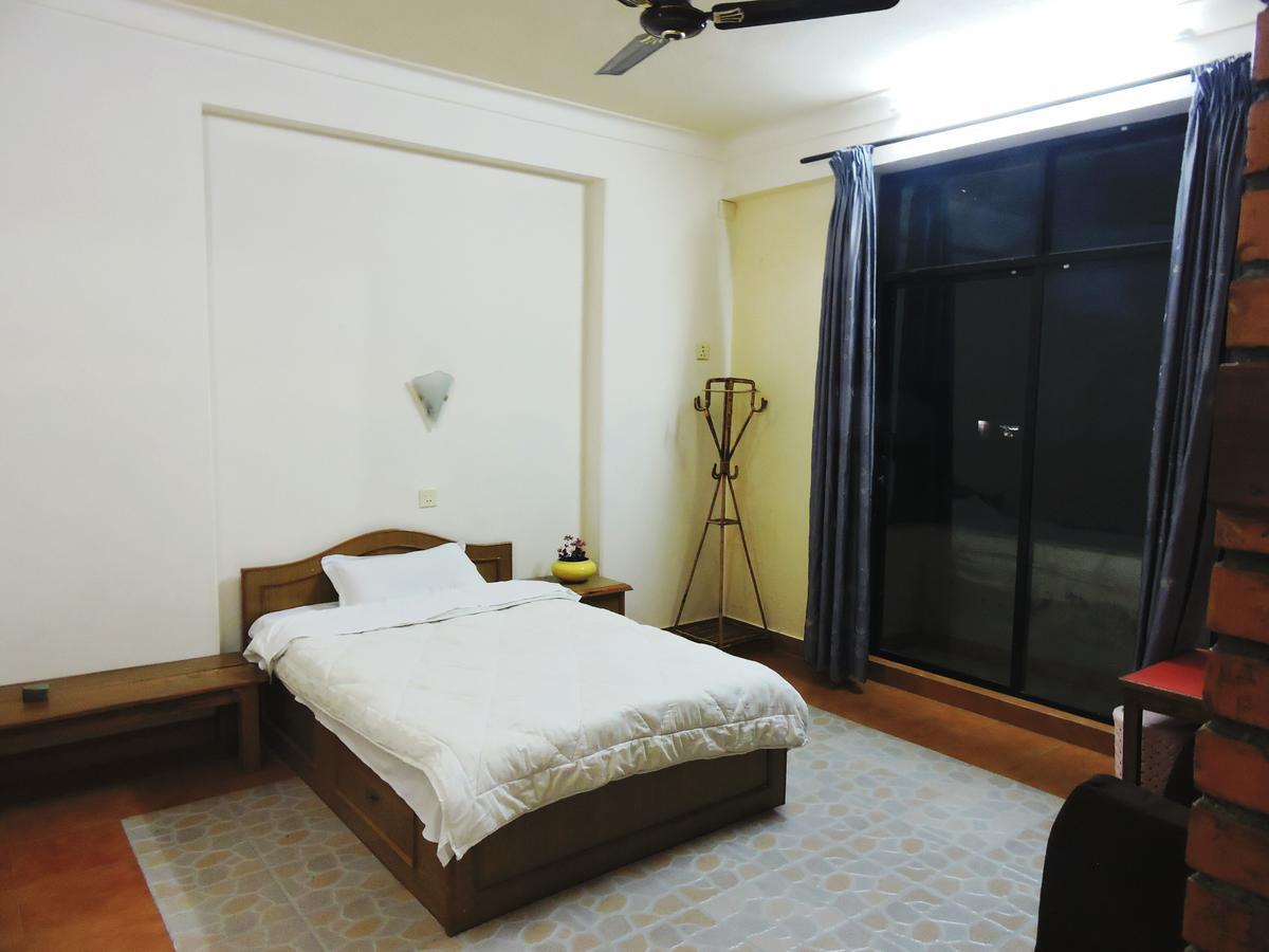 Pokhara Batika Hotel Luaran gambar